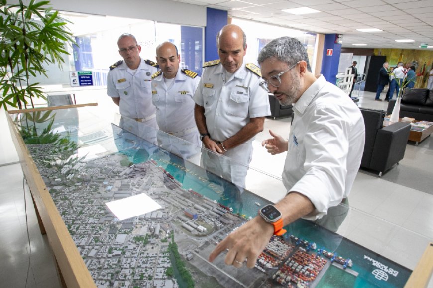 Portos do Paraná recebe a mais alta autoridade da Marinha do Brasil