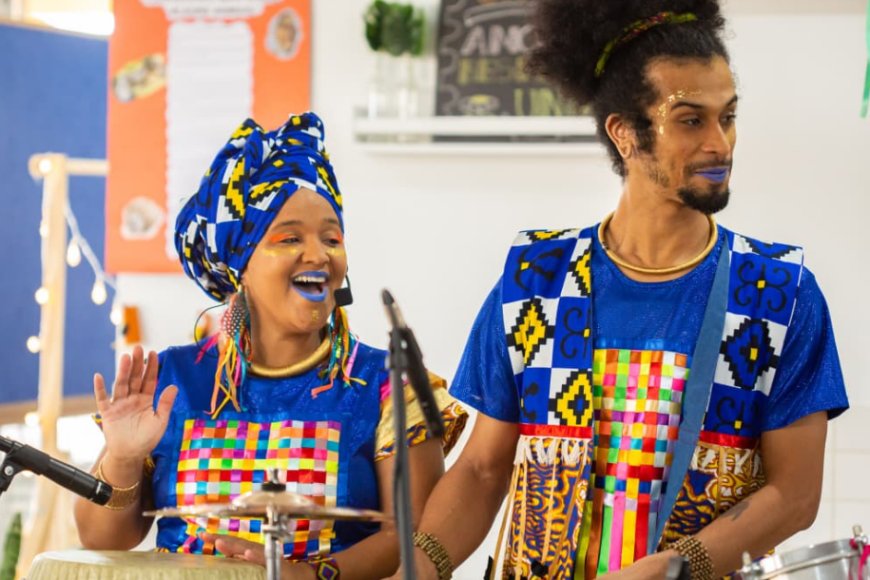 CMEIs do Litoral recebem espetáculo que aproxima crianças da ancestralidade afroindígena
