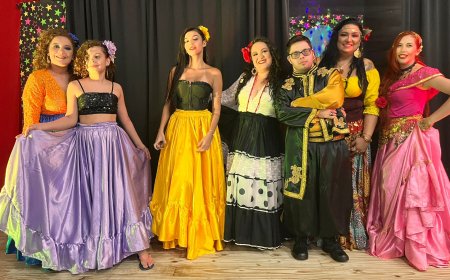 Estúdio de dança realiza evento em comemoração ao mês dos povos ciganos