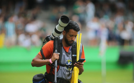 Fotógrafo é vítima de racismo durante cobertura de jogo de futebol, em Curitiba