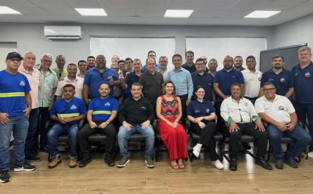 Prefeito Adriano Ramos recebe representantes da Intersindical