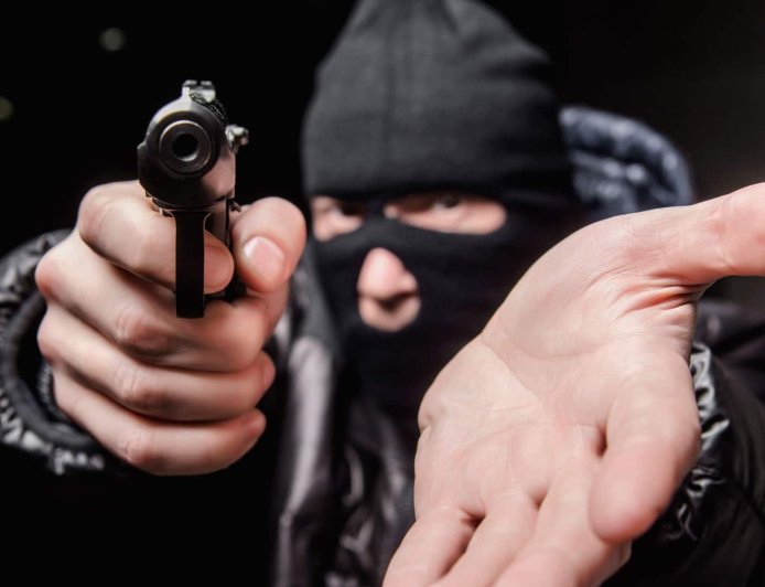 Idosa é vítima de sequestro relâmpago em Caiobá