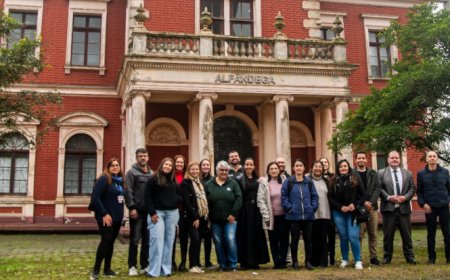 Prédio da antiga Alfândega de Paranaguá recebe visita técnica da Escola de Formação de Turismo