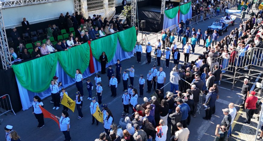 Desfile Cívico celebra os 377 anos de Paranaguá com participação de cerca de 180 instituições e milhares de pessoas