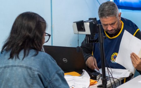 Escola Municipal Eva Tereza Amarante Cavani recebe equipe do TRE para atendimento especial