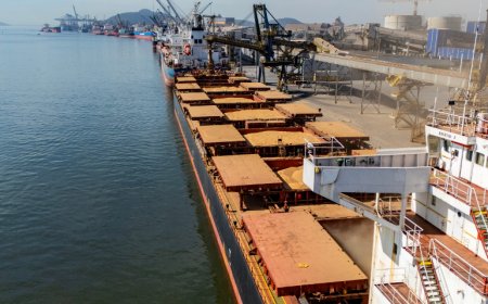Porto de Paranaguá amplia calado para navios graneleiros e aumenta capacidade de exportação