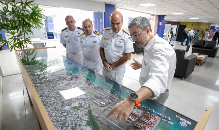 Portos do Paraná recebe a mais alta autoridade da Marinha do Brasil