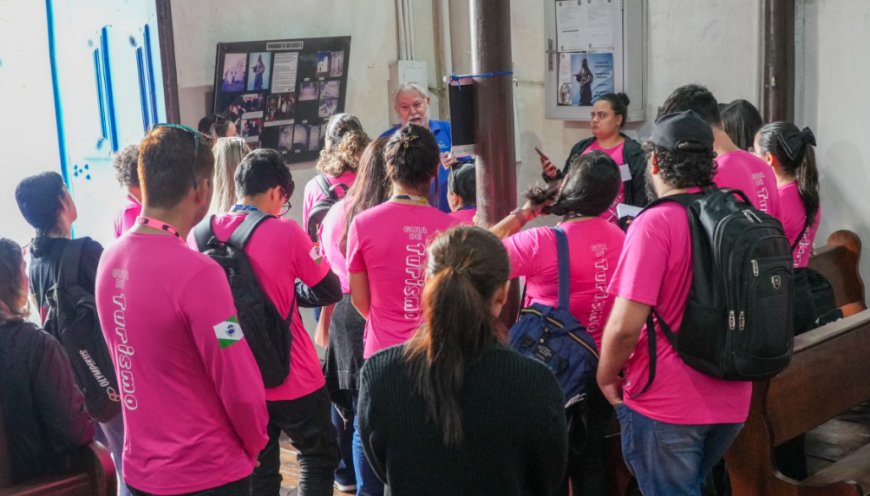 Escola de Formação de Turismo promove visita à Igreja de São Benedito