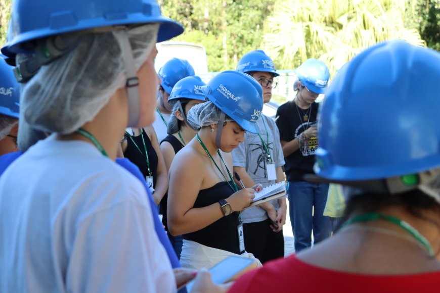 Alunos do IFPR participam de visita técnica à ETA Colônia pelo programa Você no Saneamento