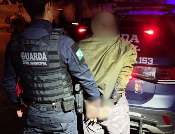 Homem ameaça companheira com foice e acaba preso pela GCM em Pontal do Paraná