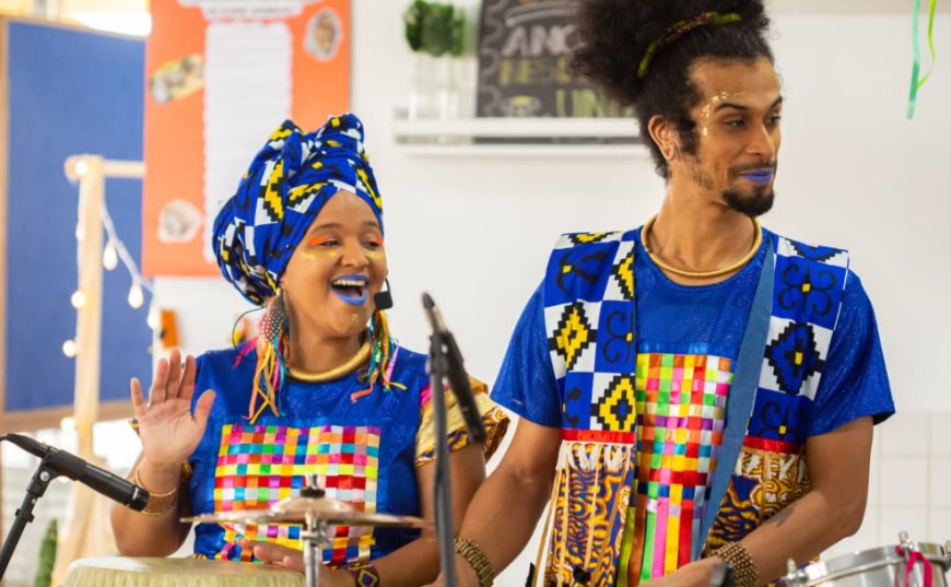 CMEIs do Litoral recebem espetáculo que aproxima crianças da ancestralidade afroindígena