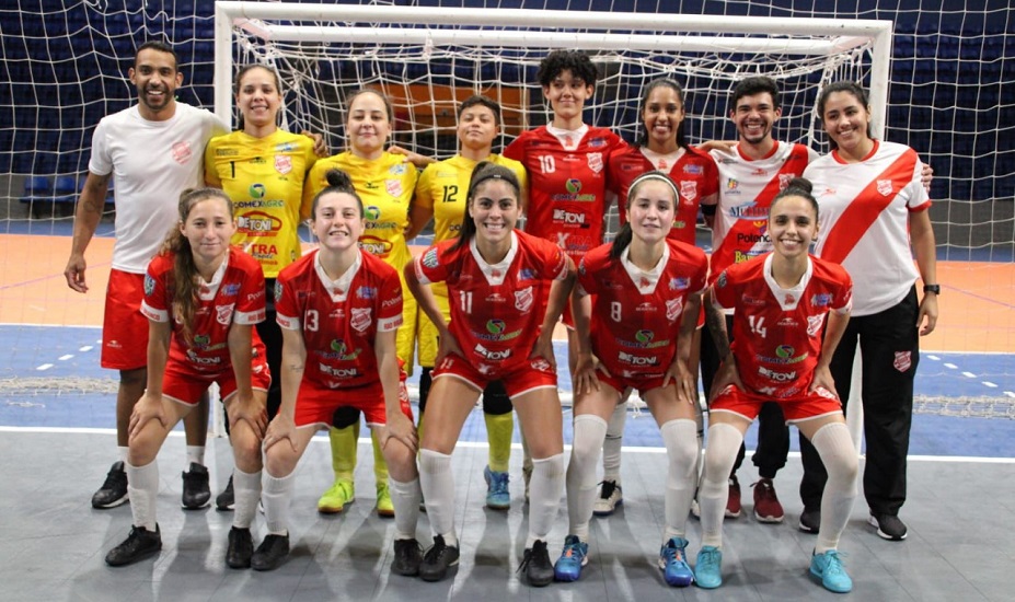 Equipe de vôlei feminino de Apucarana estreia na Liga de Maringá