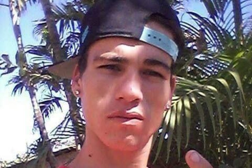 Execução em Paranaguá: Jovem é morto a tiros e facadas em frente à residência
