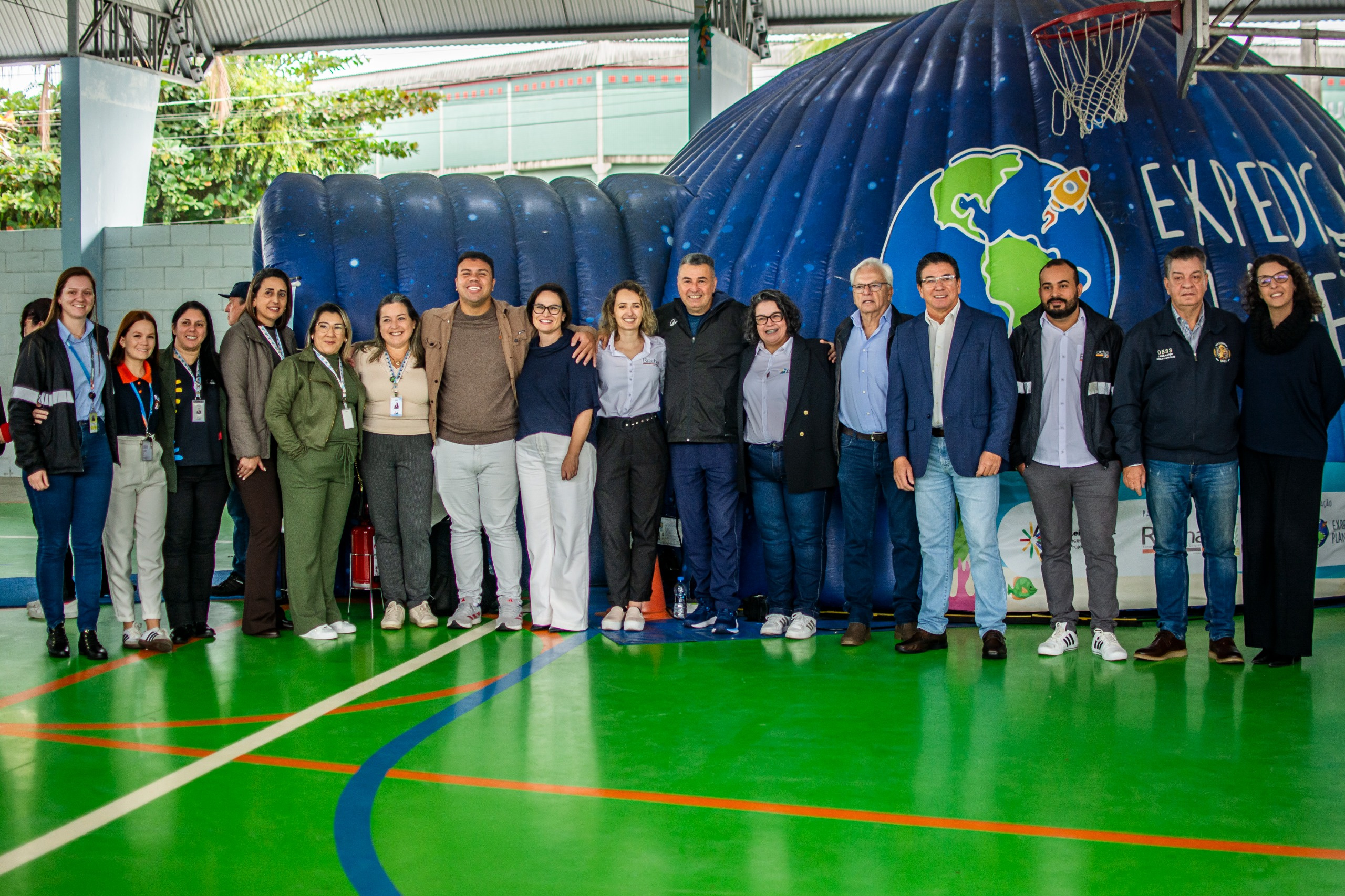 Escola Eva Cavani recebe Expedição Planetária com atividades educativas e tecnológicas