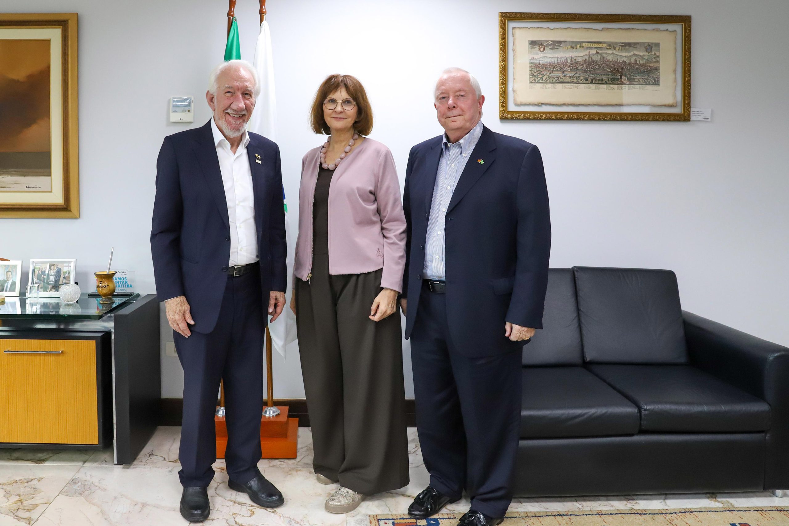 Em busca de parcerias, Paraná recebe visita da embaixadora da Alemanha no Brasil