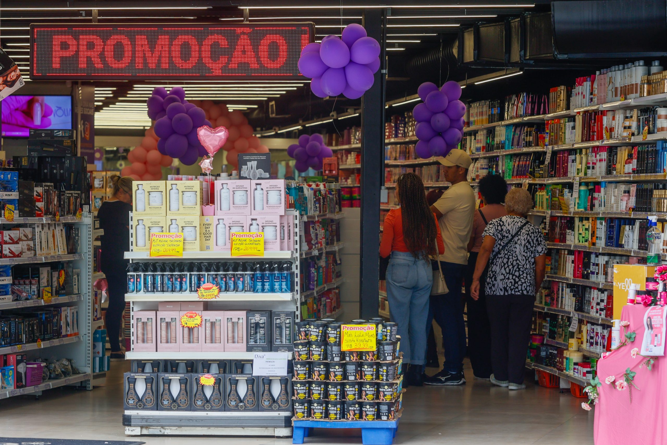 Paraná cresce em abertura de empresas e supera todos os meses de 2024