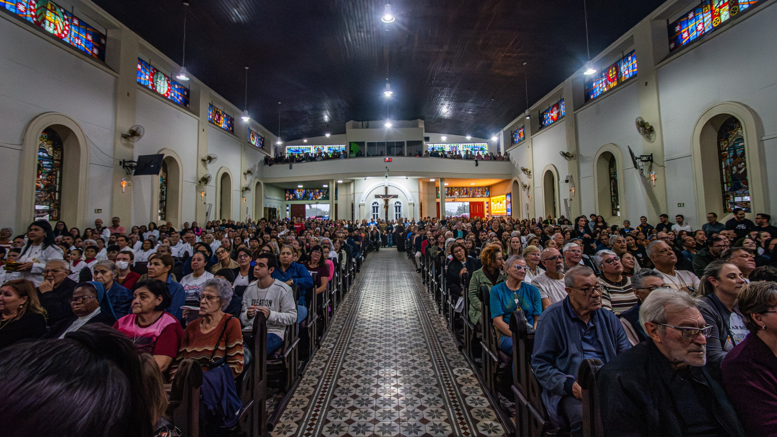 Mesmo com chuva, fiéis lotam o Santuário do Rocio para celebração de Corpus Christi em Paranaguá