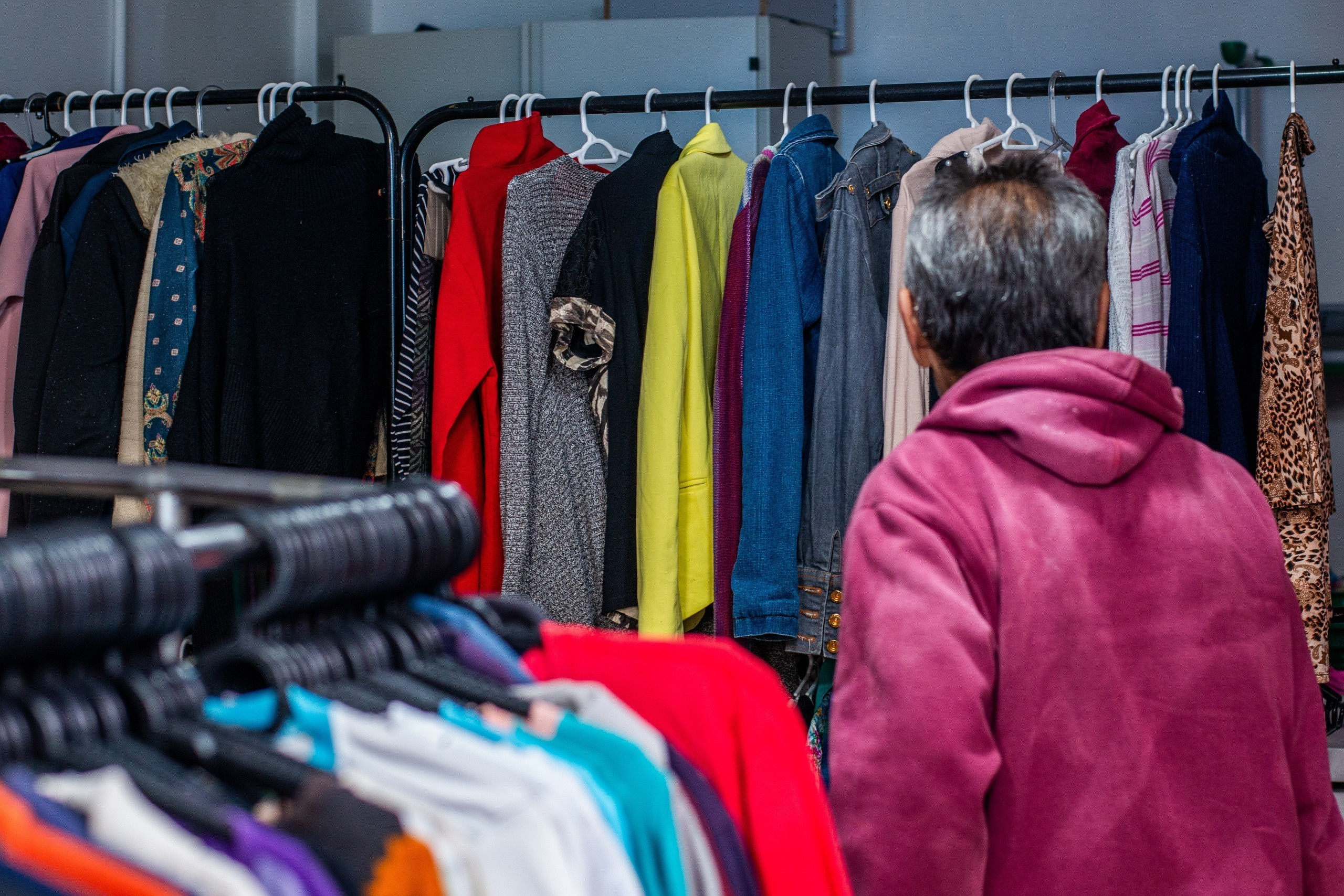 Varal Solidário leva roupas e calçados gratuitos à população da Ilha dos Valadares nesta quinta-feira