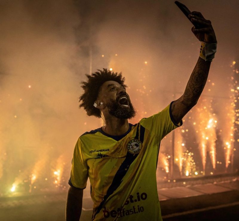 Futebol de várzea atrai atletas profissionais com salários e lotações