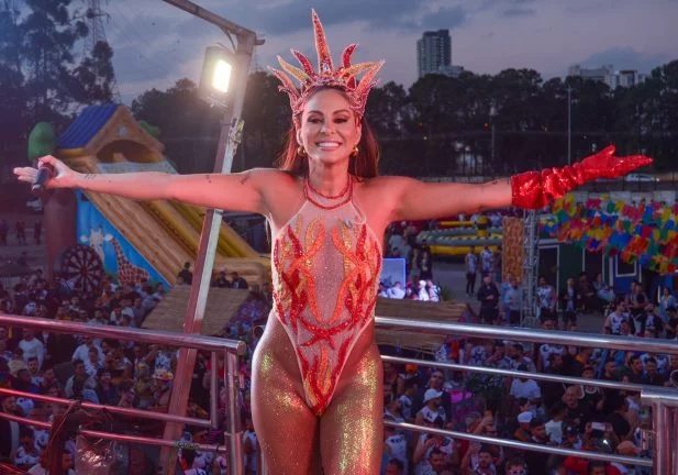 Alinne Rosa revela internação na UTI, detalha sintomas e faz alerta importante: ‘A gente investigou tudo’ Alinne Rosa revela internação na UTI, detalha sintomas e faz alerta importante: ‘A gente investigou tudo’