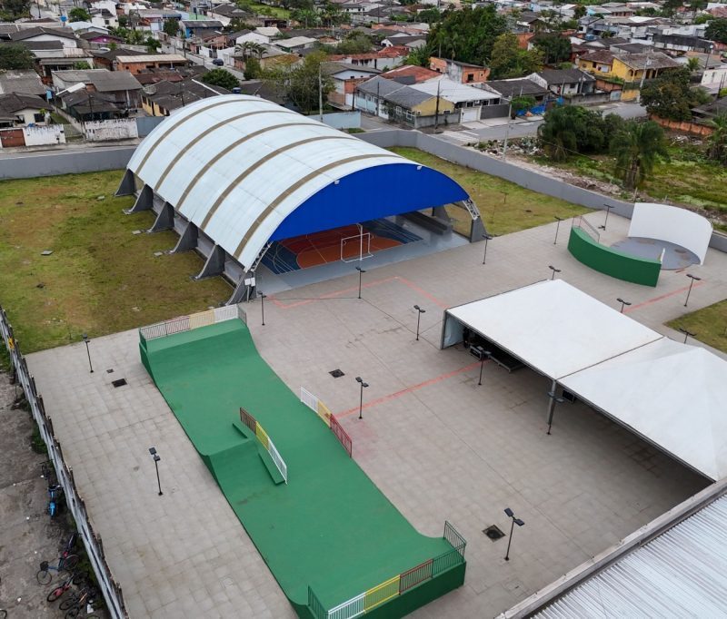 Centro da juventude Lian Pedro Daneluk é inaugurado em Paranaguá após uma década