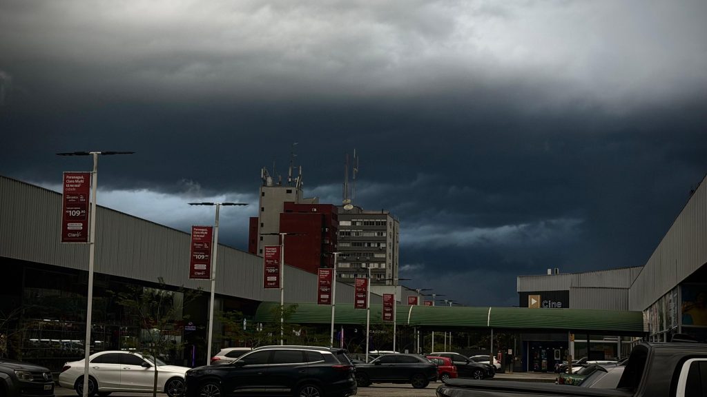 Após calorão, virada no tempo derruba temperaturas em até 10°C no Litoral nesta semana