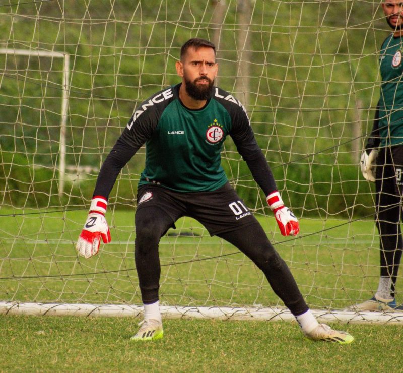 ASA comemora 74 anos anunciando goleiro João Guilherme