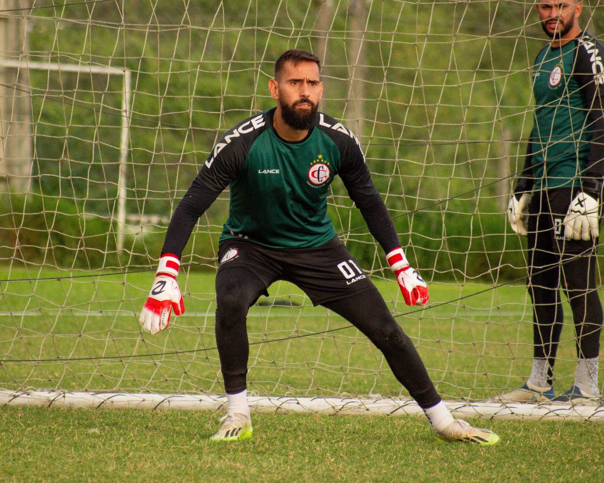 ASA anuncia goleiro João Guilherme no dia em que celebra 74 anos