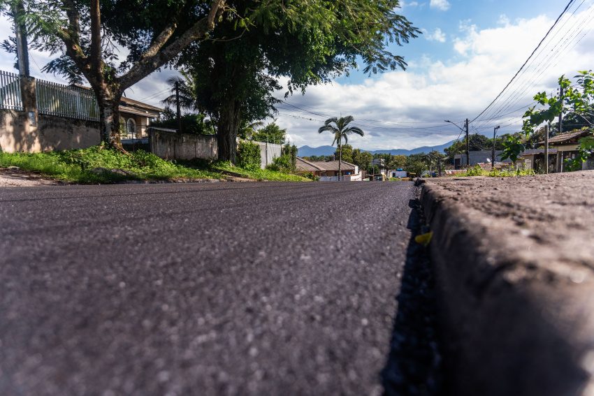 Paranaguá inicia obras de recapeamento em Alexandra e Jardim Guaraituba
