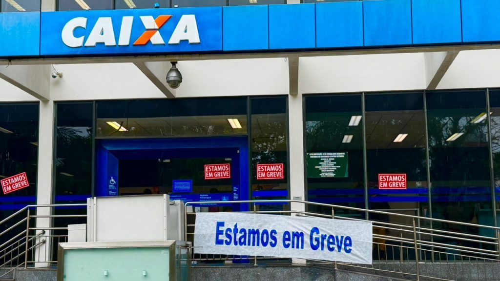 Bancários rejeitam proposta e greve da Caixa continua no Litoral