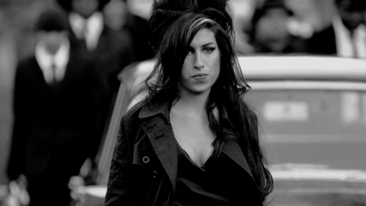 Banda de Amy Winehouse anuncia show ‘Back To Black 20’ com Mark Ronson e Jorja Smith