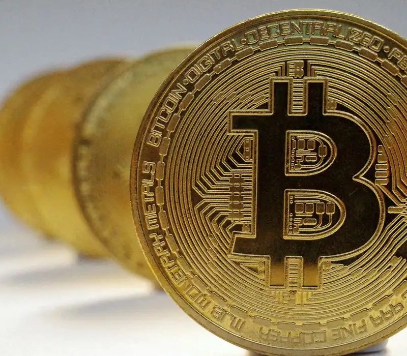 Banco central endurece regras para criptomoedas e mira carteiras