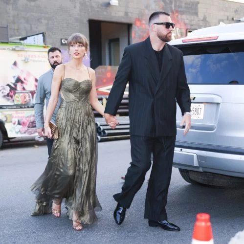 Benny Blanco elogia casamento de taylor swift e travis kelce em podcast
