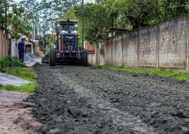 Prefeitura aplica bica corrida em ruas da Ilha dos Valadares