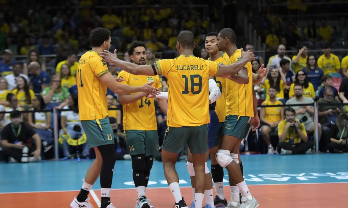 Brasil bate Venezuela no Maracanazinho e garante vaga no mundial de vôlei