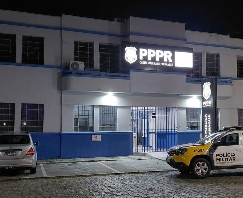 Casal procurado por facção criminosa é preso dentro do fórum