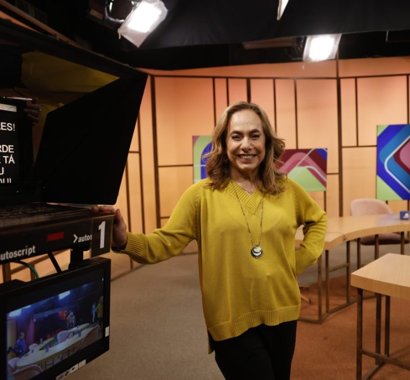 Cissa Guimarães reassume comando do sem Censura na TV Brasil