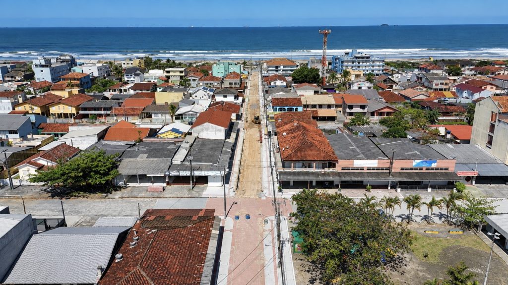 Com verão se aproximando, obras na principal avenida de Ipanema chegam a 60% em Pontal
