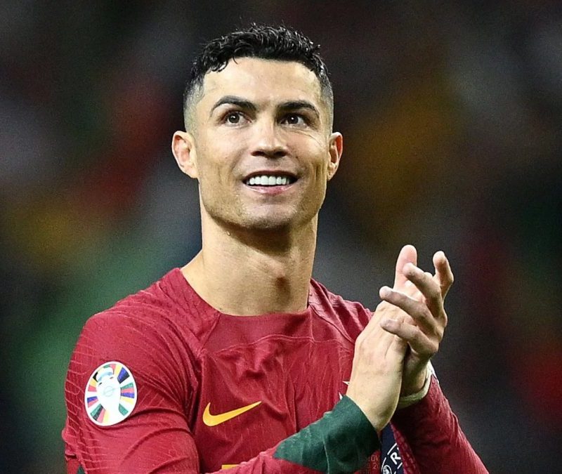 Cristiano Ronaldo perde a paciência com repórter e rebate pergunta sobre físico