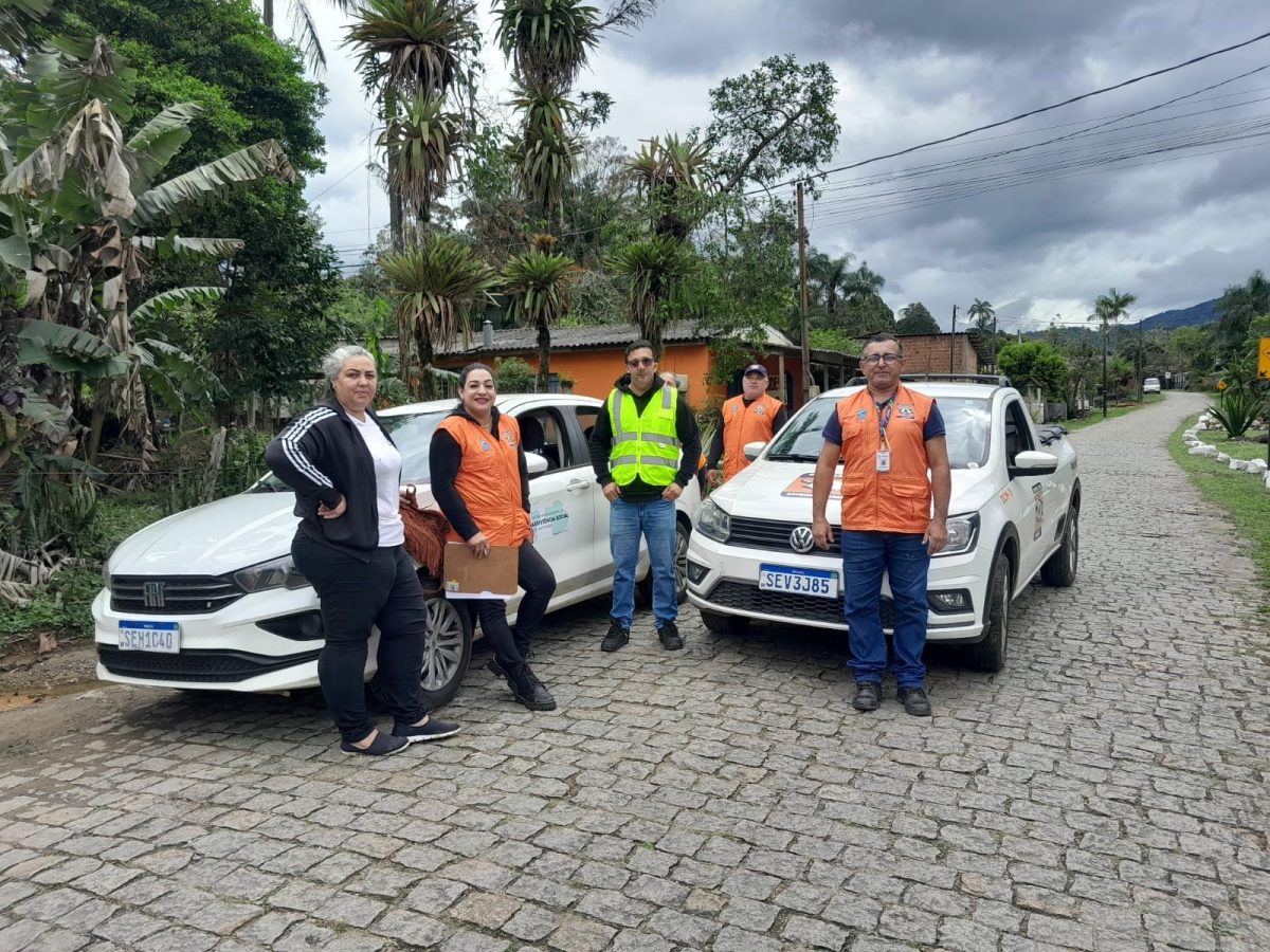 Antonina presta assistência a moradores rurais após temporal de granizo