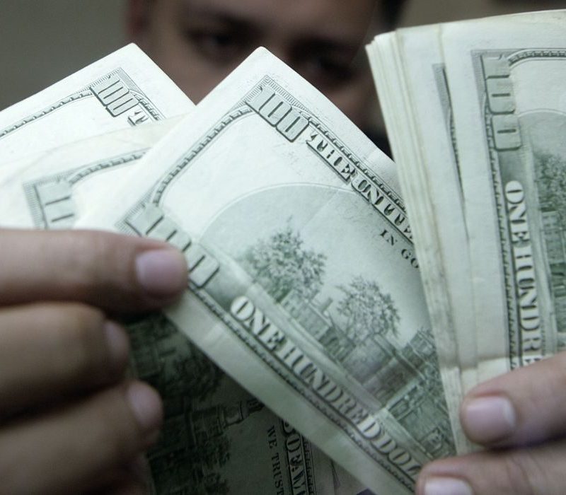 Dólar avança para perto de R$ 5,17 pressionado por exterior e eleições