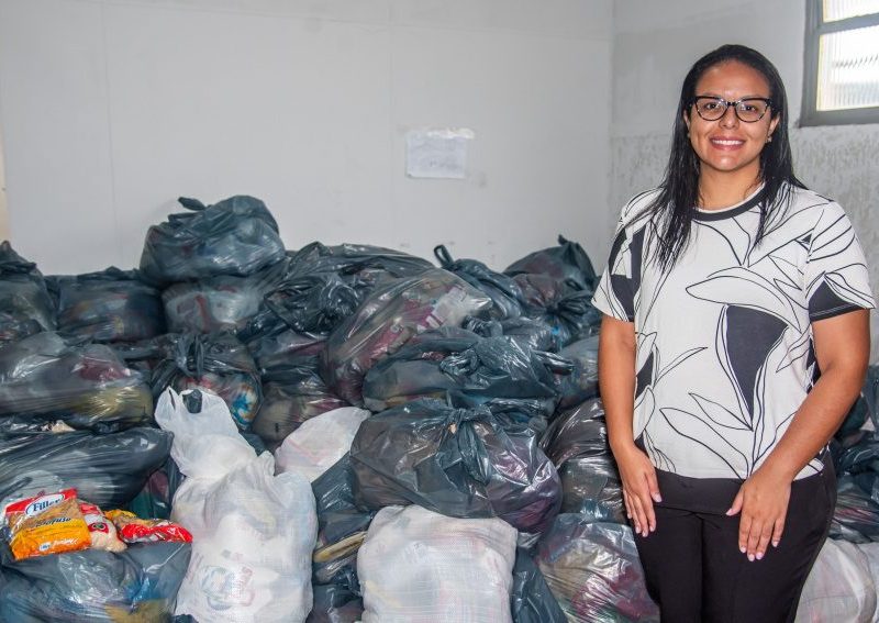 Show de Henrique e Juliano arrecada duas toneladas de alimentos em Paranaguá