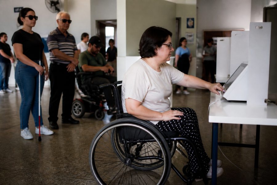 Número de eleitores com deficiência no Paraná cresce três vezes até 2026
