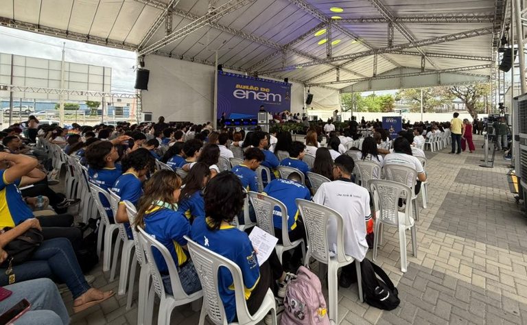 Enem 2027: aulão no Ceará reúne dois mil alunos