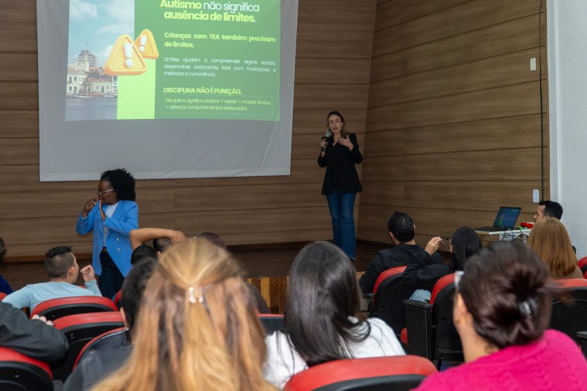 Família é parte do tratamento e pode ajudar a perceber sinais de sofrimento emocional
