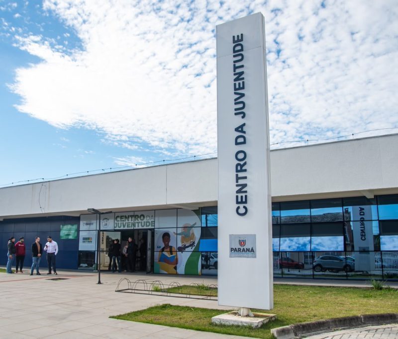 Paranaguá inaugura Centro da Juventude após espera de um ano