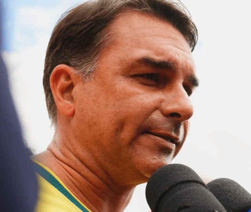 Flávio Bolsonaro aposta em pragmatismo econômico com a China na eleição