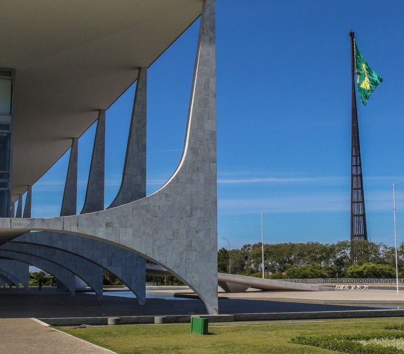 Frente de prefeitos cobra nova relação federativa de presidenciáveis