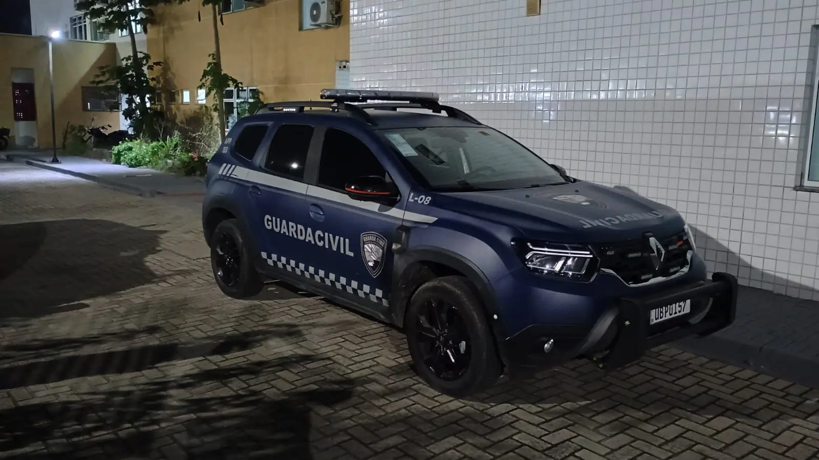 Casal é flagrado com facas e crack durante abordagem da GCM em Paranaguá