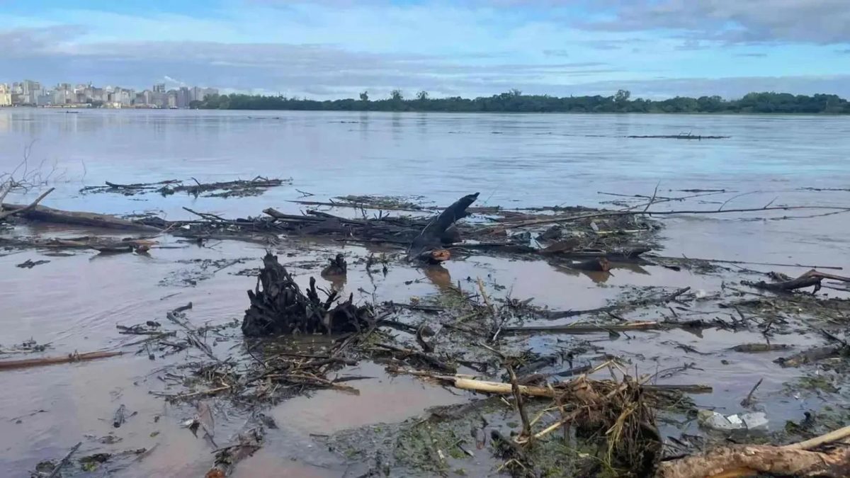 Guaíba entra em cheia na primeira noite da primavera